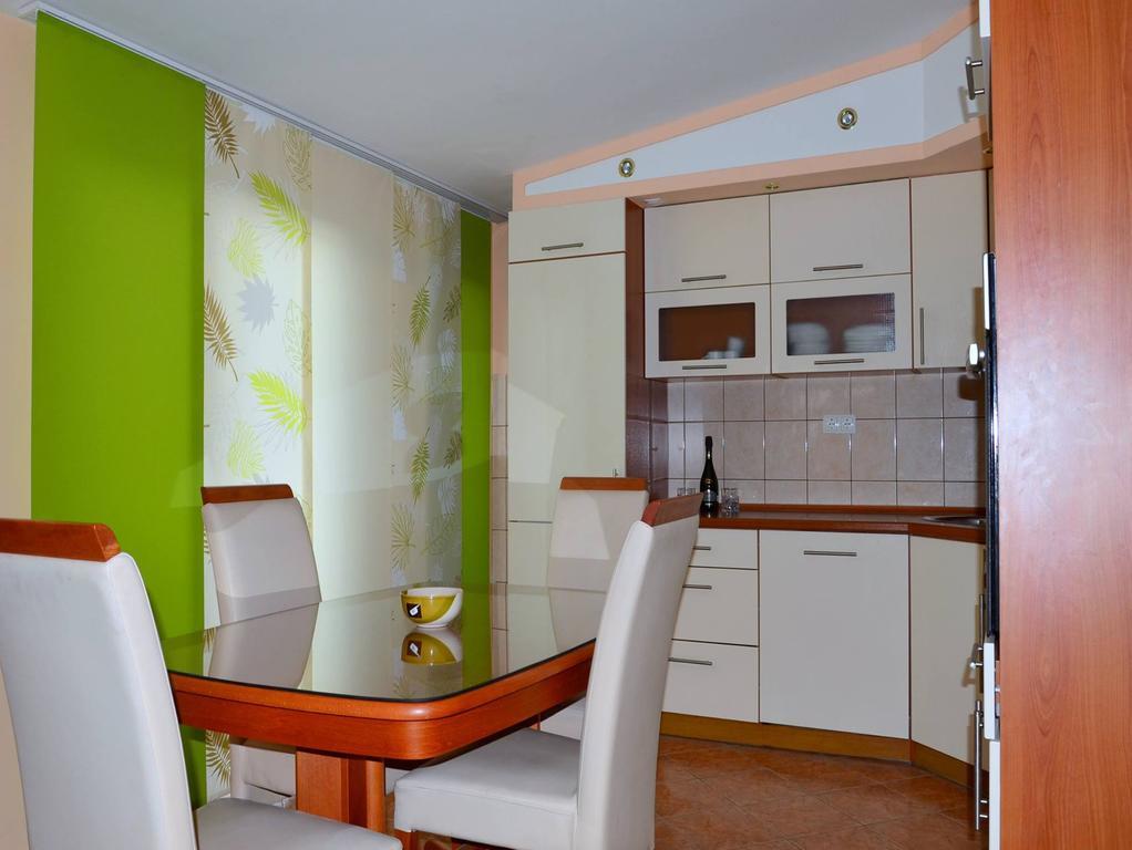 Apartman Julienne Kaštela Habitación foto